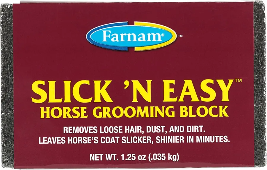 Farnam Horse Grooming Kit — Lifts loose winter coat and dirt in one hand